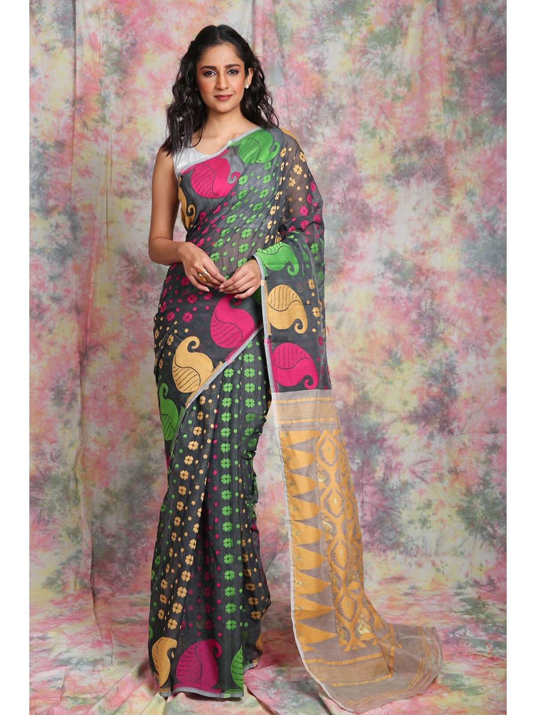 

Charukriti Grey & Green Ethnic Motifs Silk Cotton Jamdani Saree