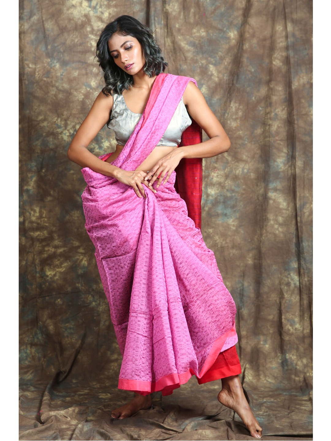 

Charukriti Pink & Red Woven Design Saree