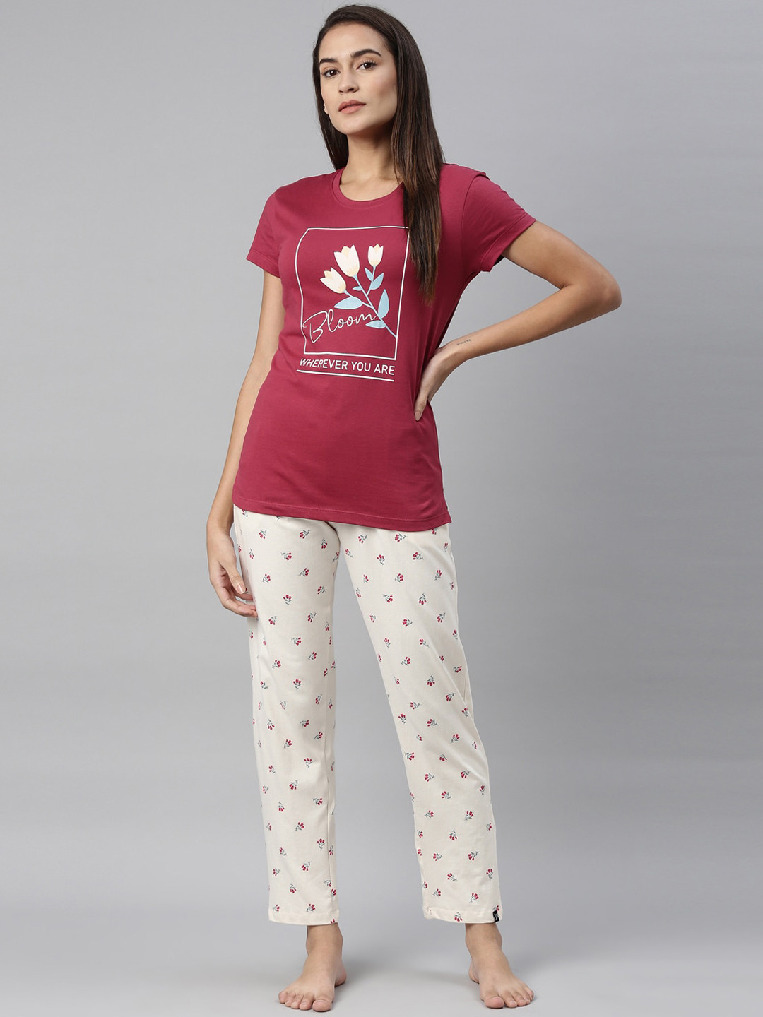 

TWIN BIRDS Women Red & Off White Printed Night suit