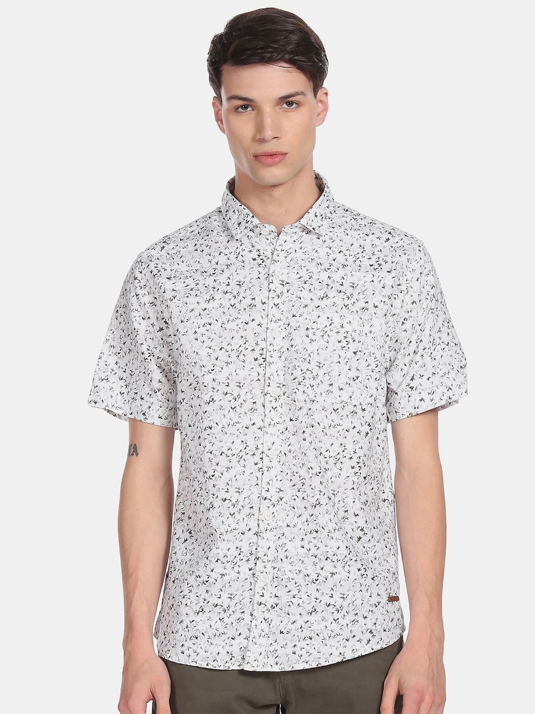 

Cherokee Men White & Black Printed Pure Cotton Casual Shirt