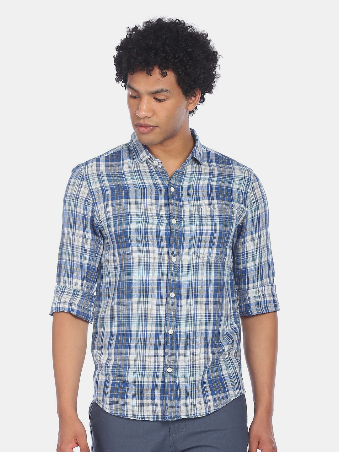 

Cherokee Men Blue & White Checked Casual Shirt