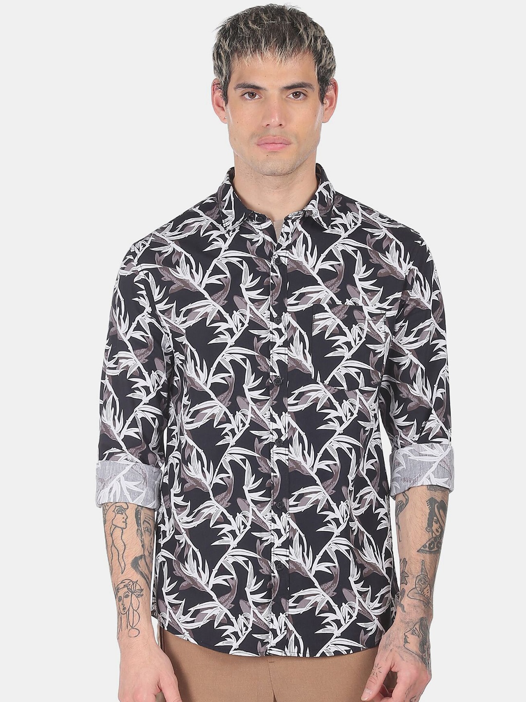 

Ruggers Men Black & White Printed Pure Cotton Casual Shirt