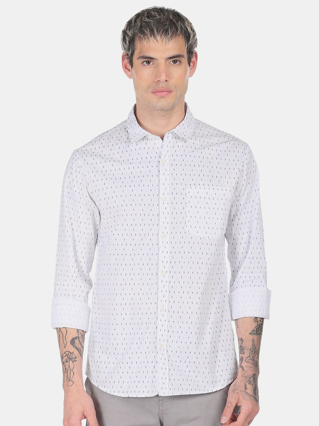 

Ruggers Men White & Blue Printed Pure Cotton Casual Shirt
