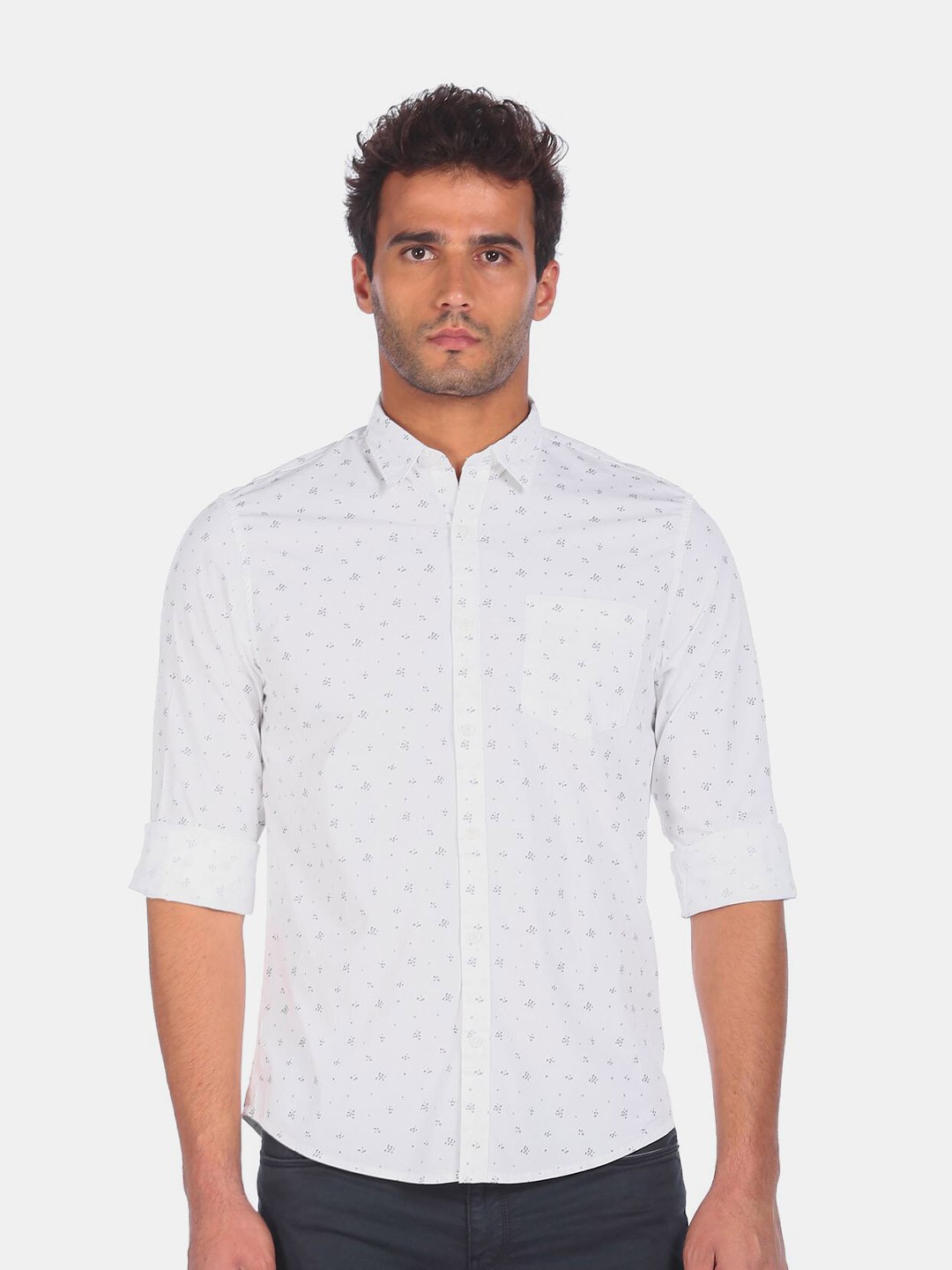 

Ruggers Men White & Black Printed Pure Cotton Casual Shirt