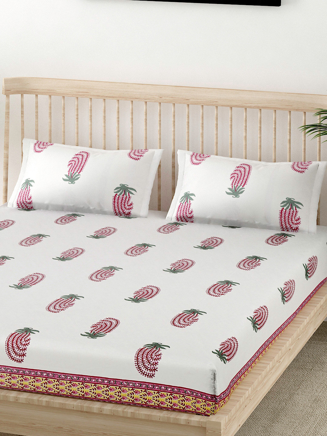 

EK BY EKTA KAPOOR White Bagh Journal 120 TC Cotton King Bedsheet with 2 Pillow Covers
