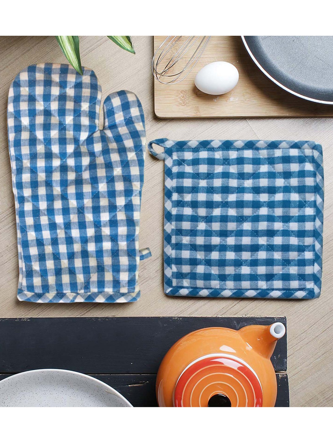 

Lushomes Blue Small Checks Kitchen Set