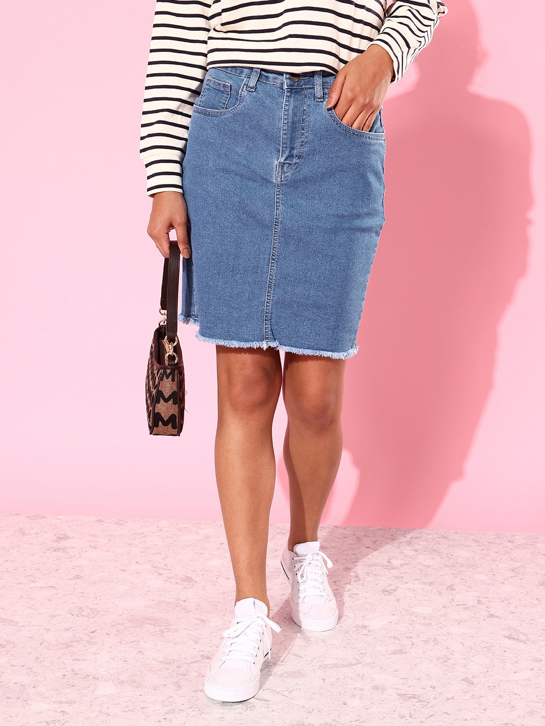 

DressBerry Stylish Blue Solid 70s Mini Skirt