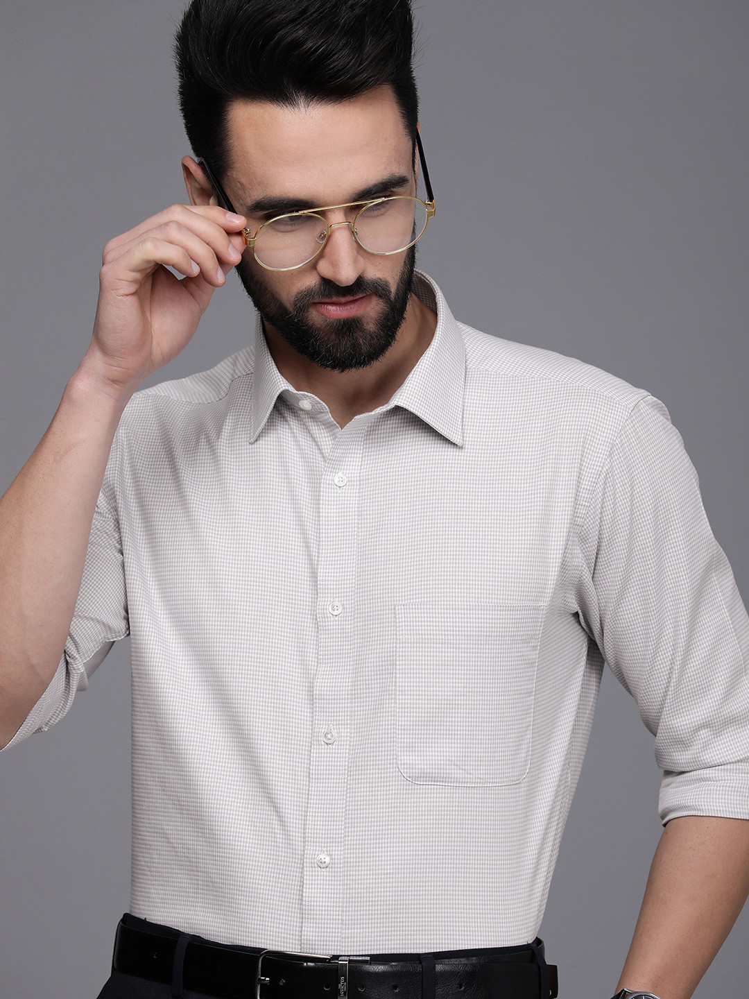 

Raymond Men Grey & Off-White Self-Design Slim Fit Pure Cotton Formal Shirt