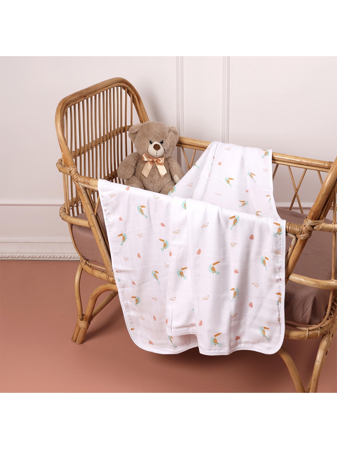 

KICKS & CRAWL White & Green Cartoon Characters Mild Winter 150 GSM Single Bed Blanket