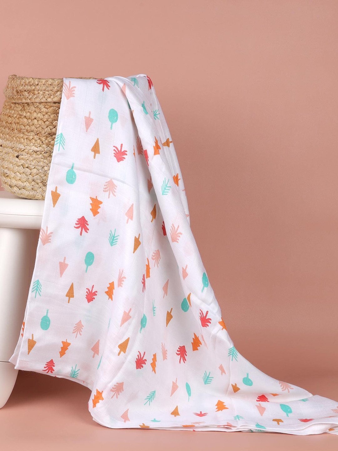 

KICKS & CRAWL Kids White & Peach-Coloured Printed Fun in Forest Bamboo Swaddle