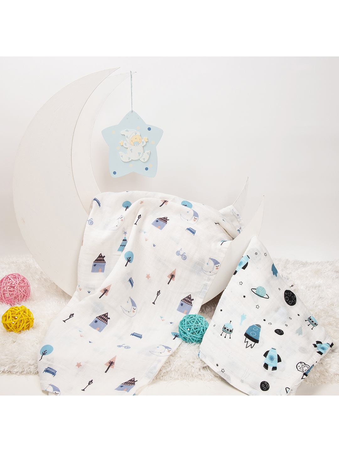 

KICKS & CRAWL Infant Kids Pack Of 2 White Printed Muslin Cotton Swaddles