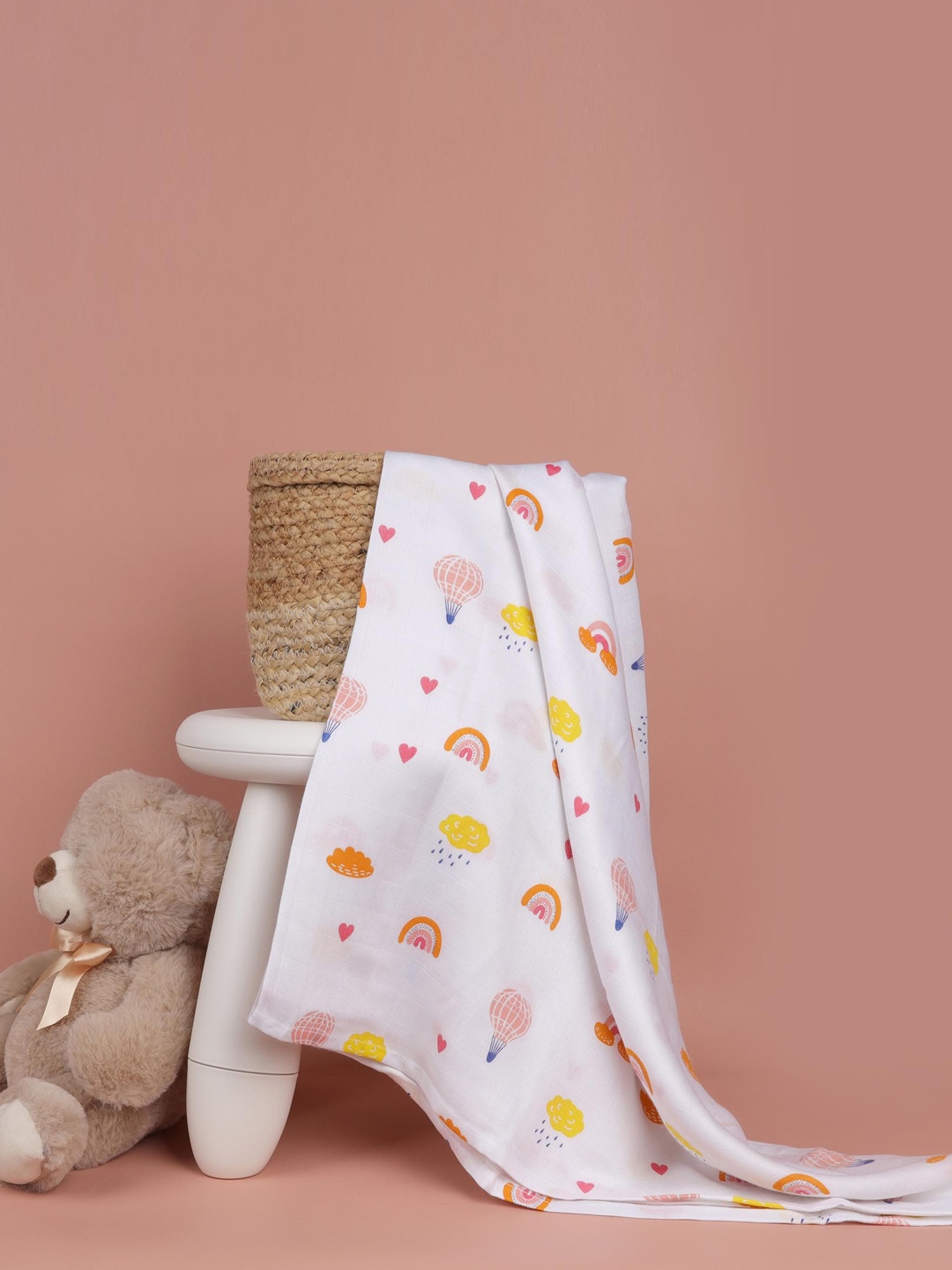 

KICKS & CRAWL Kids Unisex White,Pink & Yellow Printed Rainbows Bamboo Swaddle
