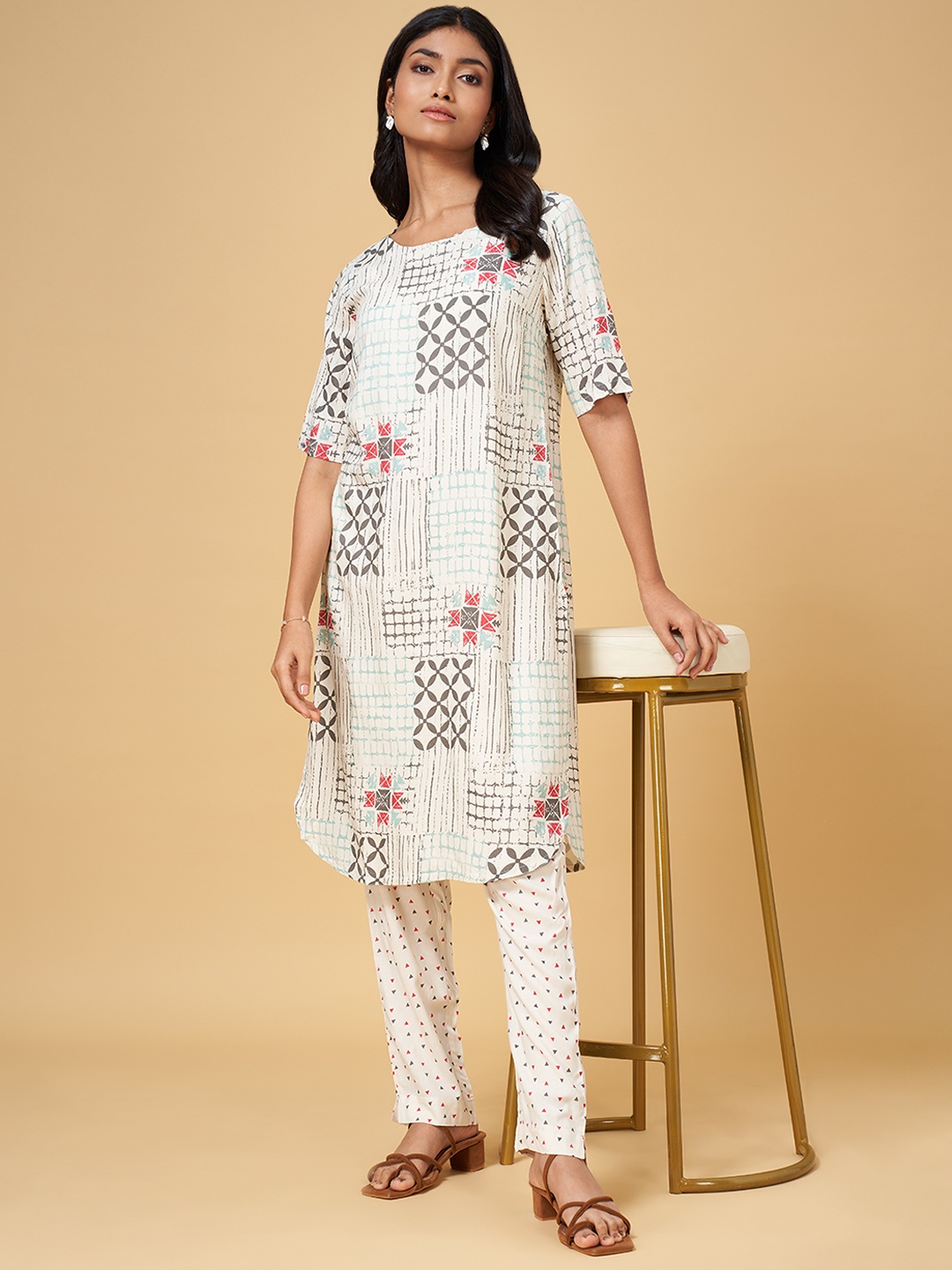 

RANGMANCH BY PANTALOONS Women Off-White Printed Kurta with Trousers