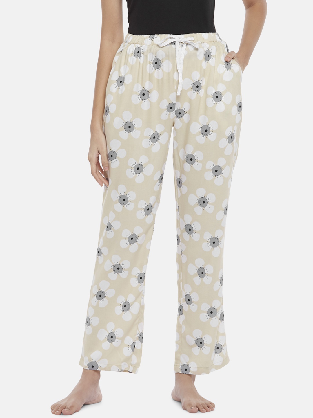 

Dreamz by Pantaloons Women Mid-Rise Printed Lounge Pants, Cream