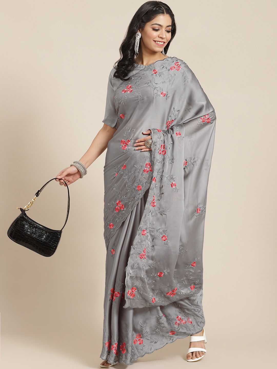 

SERONA FABRICS Women Grey & Red Floral Embroidered Saree