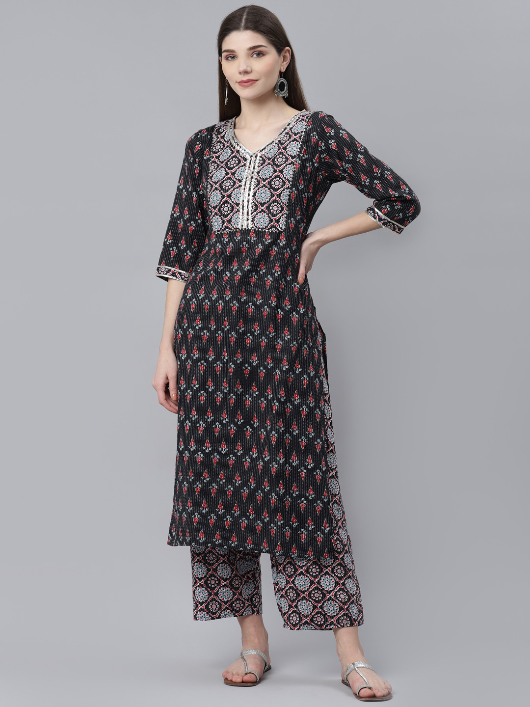 

SILVER STOCK Women Black Ethnic Motifs Printed Gotta Patti Pure Cotton Kurta with Palazzos