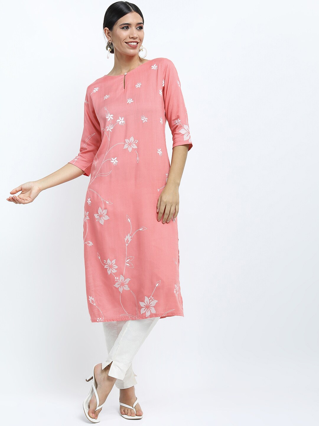 

Vishudh Women Pink Floral Print Kurta