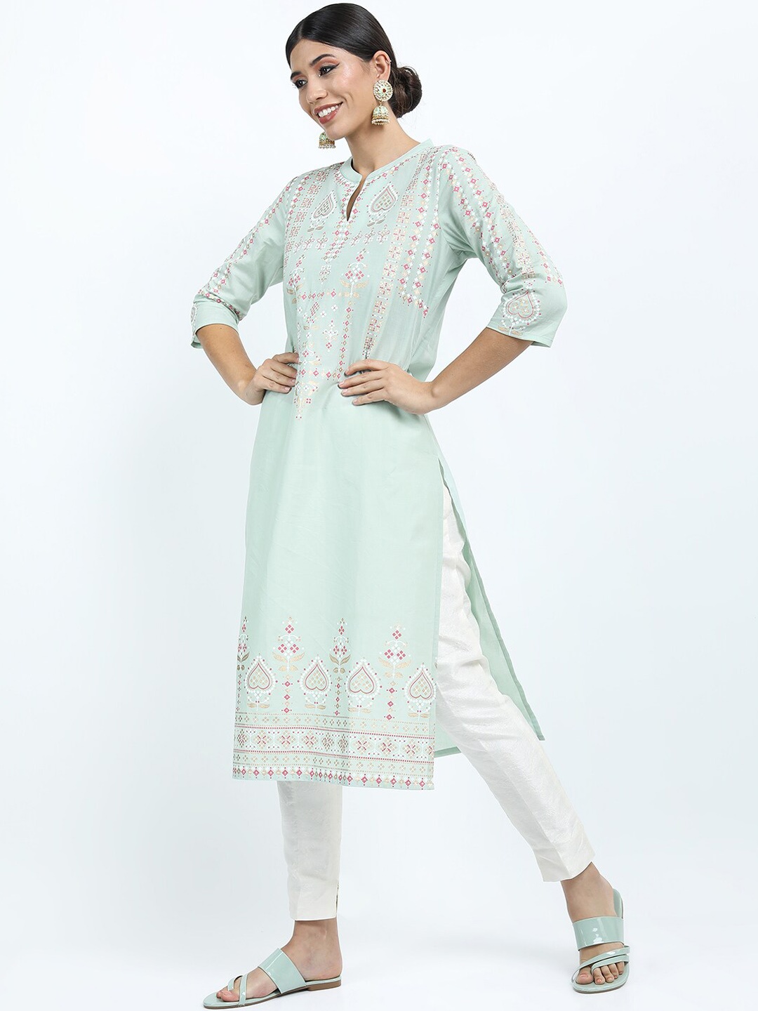

Vishudh Woman Green Printed Kurta