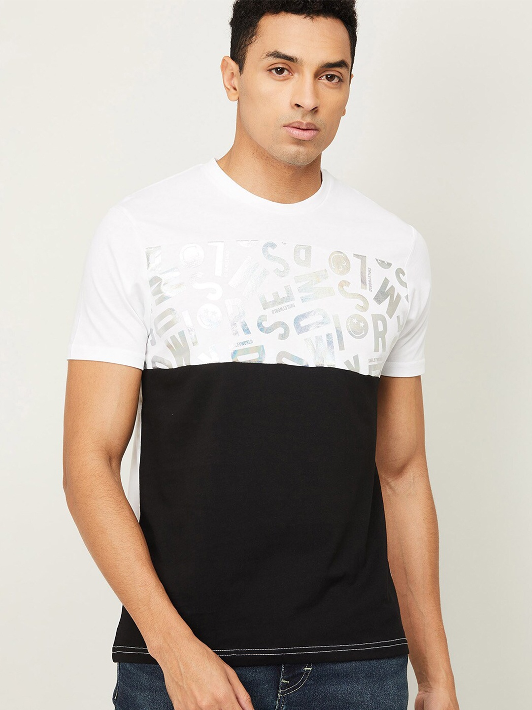 

SmileyWorld Men Black & White Colourblocked T-shirt