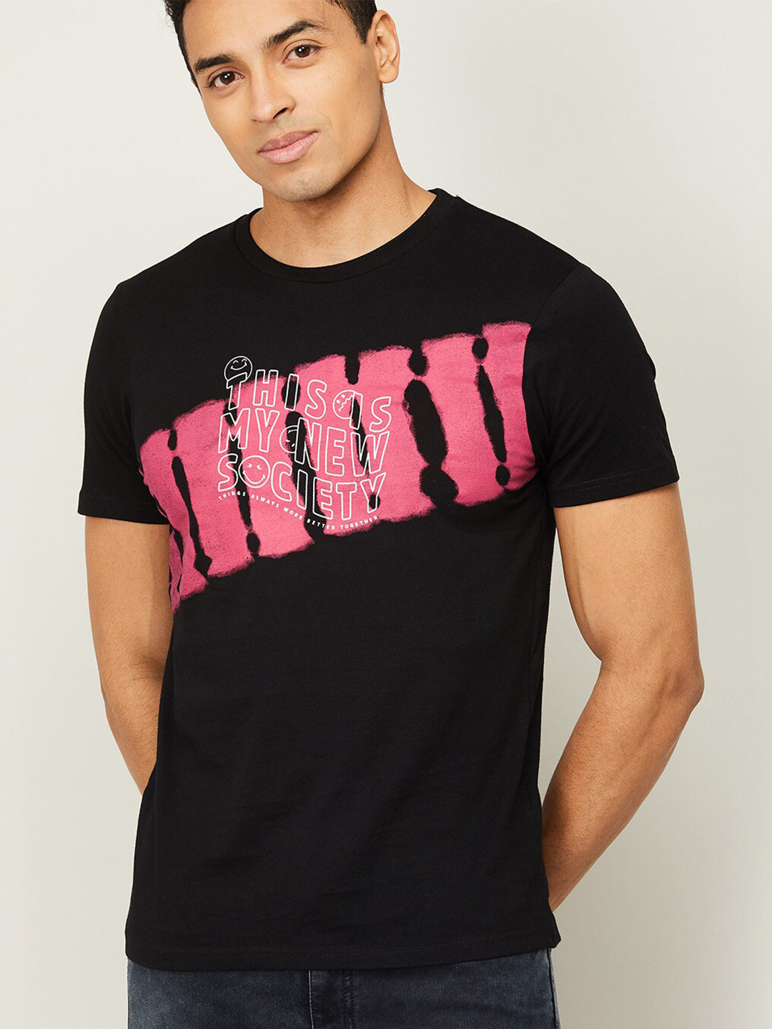 

SmileyWorld Men Black & Pink Typography Printed Cotton T-shirt