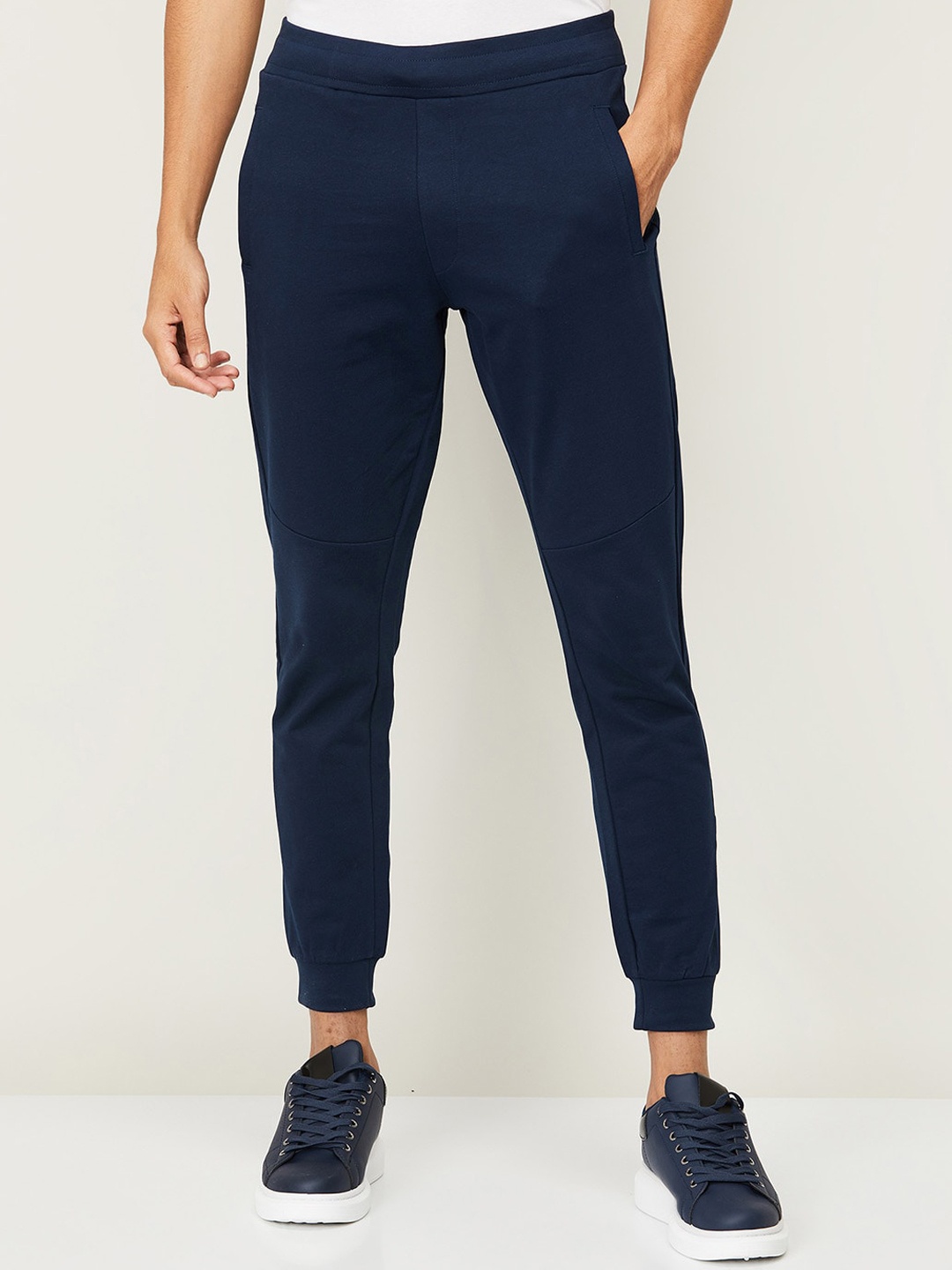 

Fame Forever by Lifestyle Men Blue Solid Slim Fit Joggers