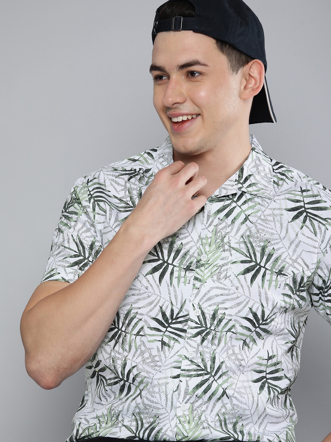 

HERE&NOW Men White Printed Slim Fit Sustainable Casual Shirt