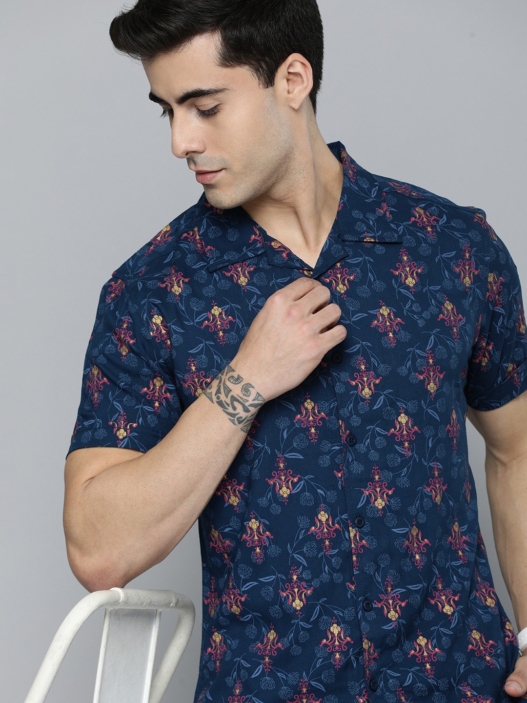 

HERE&NOW Men Navy Blue & Pink Slim Fit Printed Casual Shirt