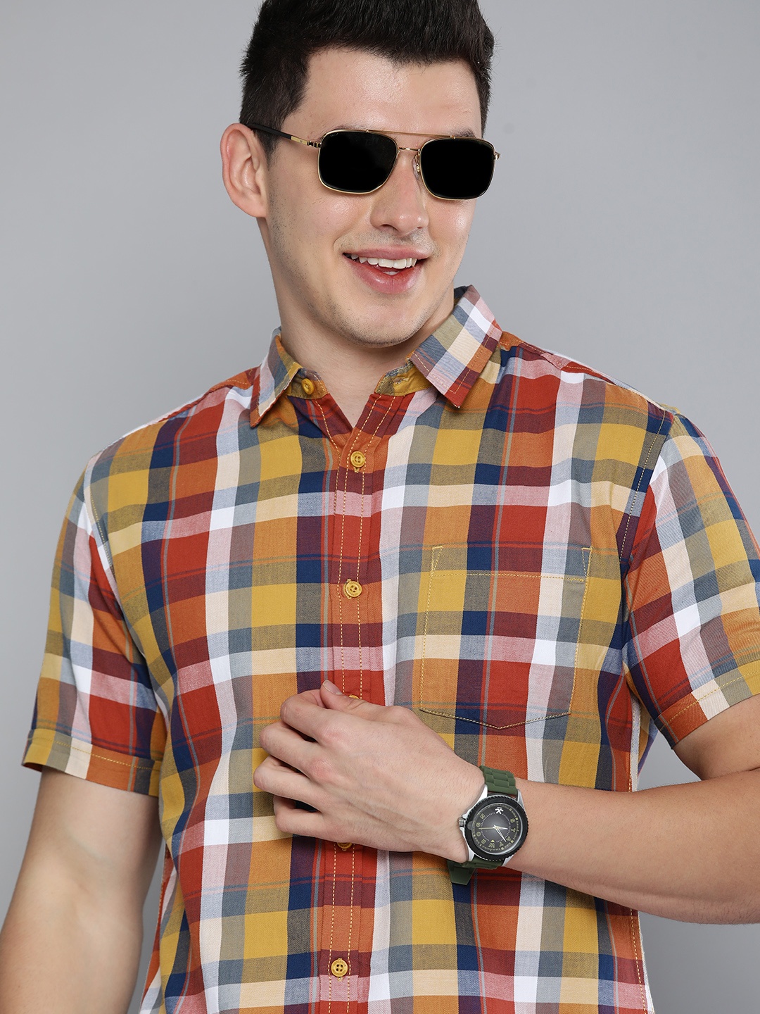 

HERE&NOW Men Red Checked Casual Shirt