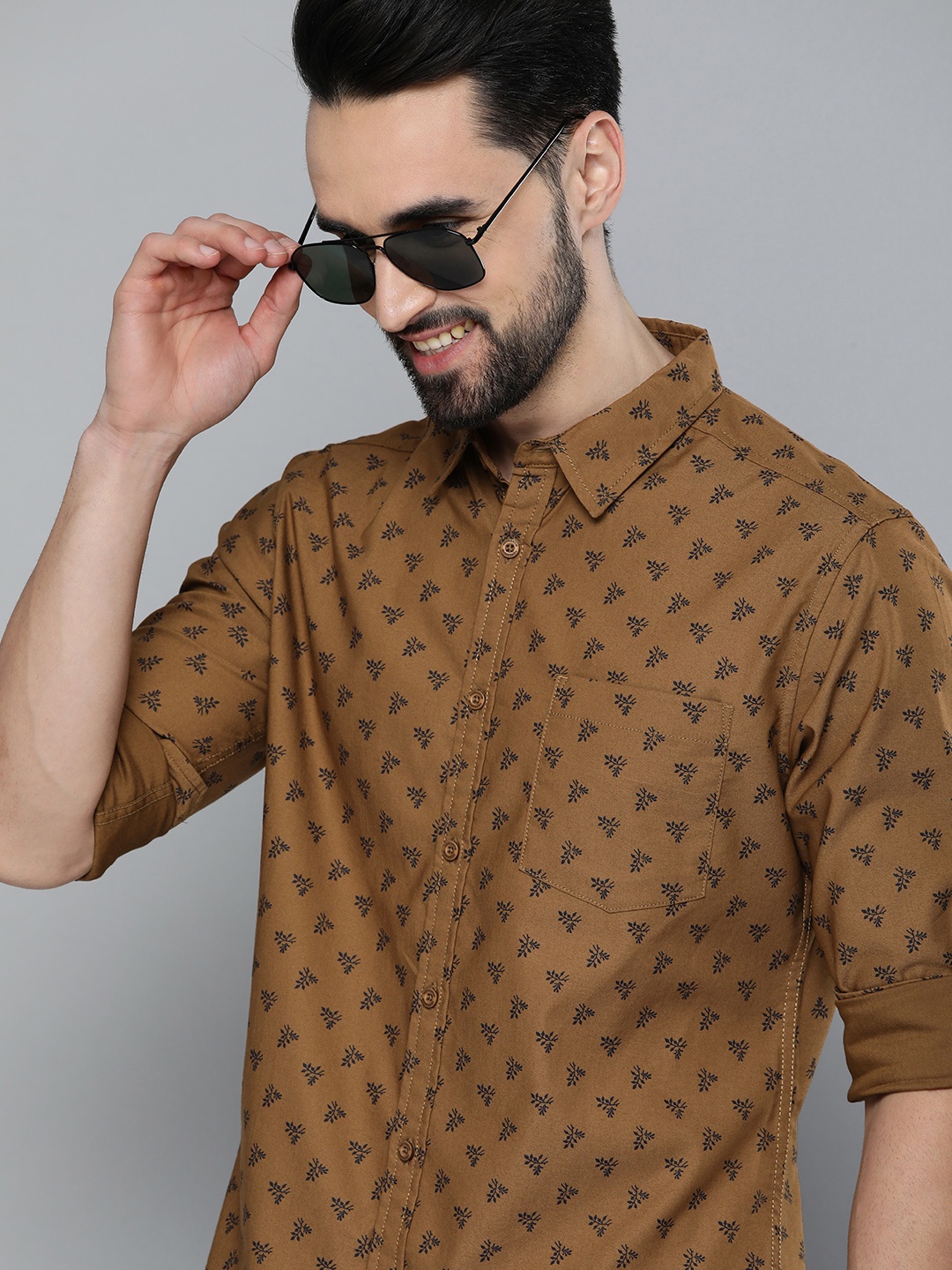 

HERE&NOW Men Brown Slim Fit Floral Printed Casual Shirt