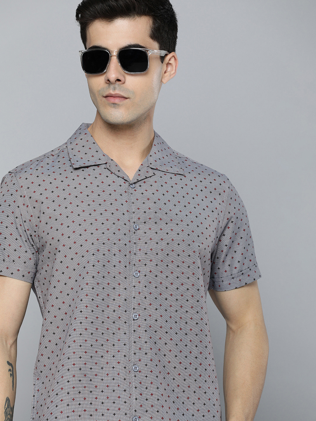 

HERE&NOW Men Grey & Black Slim Fit Printed Casual Shirt