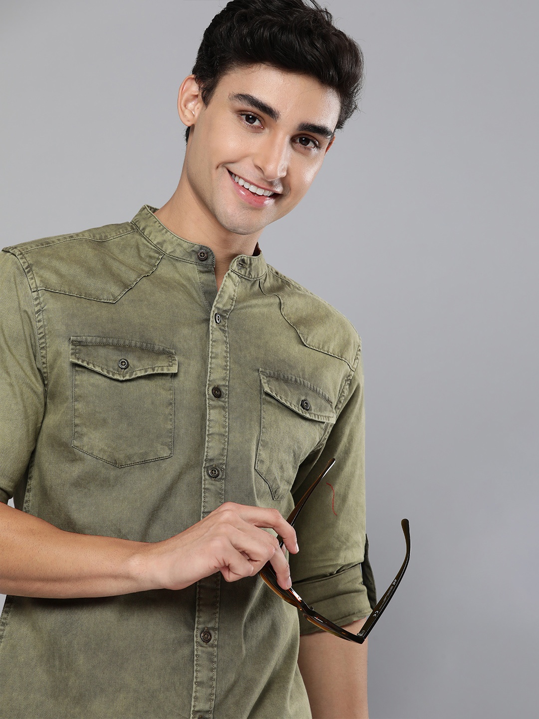 

HERE&NOW Men Olive Green Faded Slim Fit Pure Cotton Casual Shirt