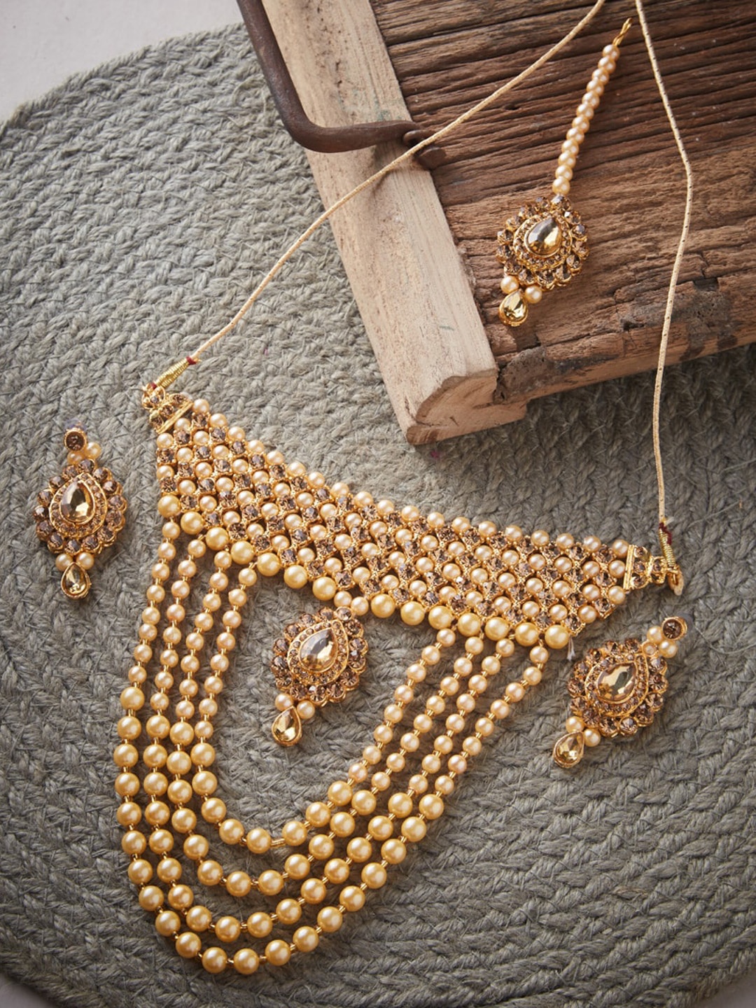 

ATIBELLE Beige & Gold-Plated Stone-Studded Beaded Jewellery Set
