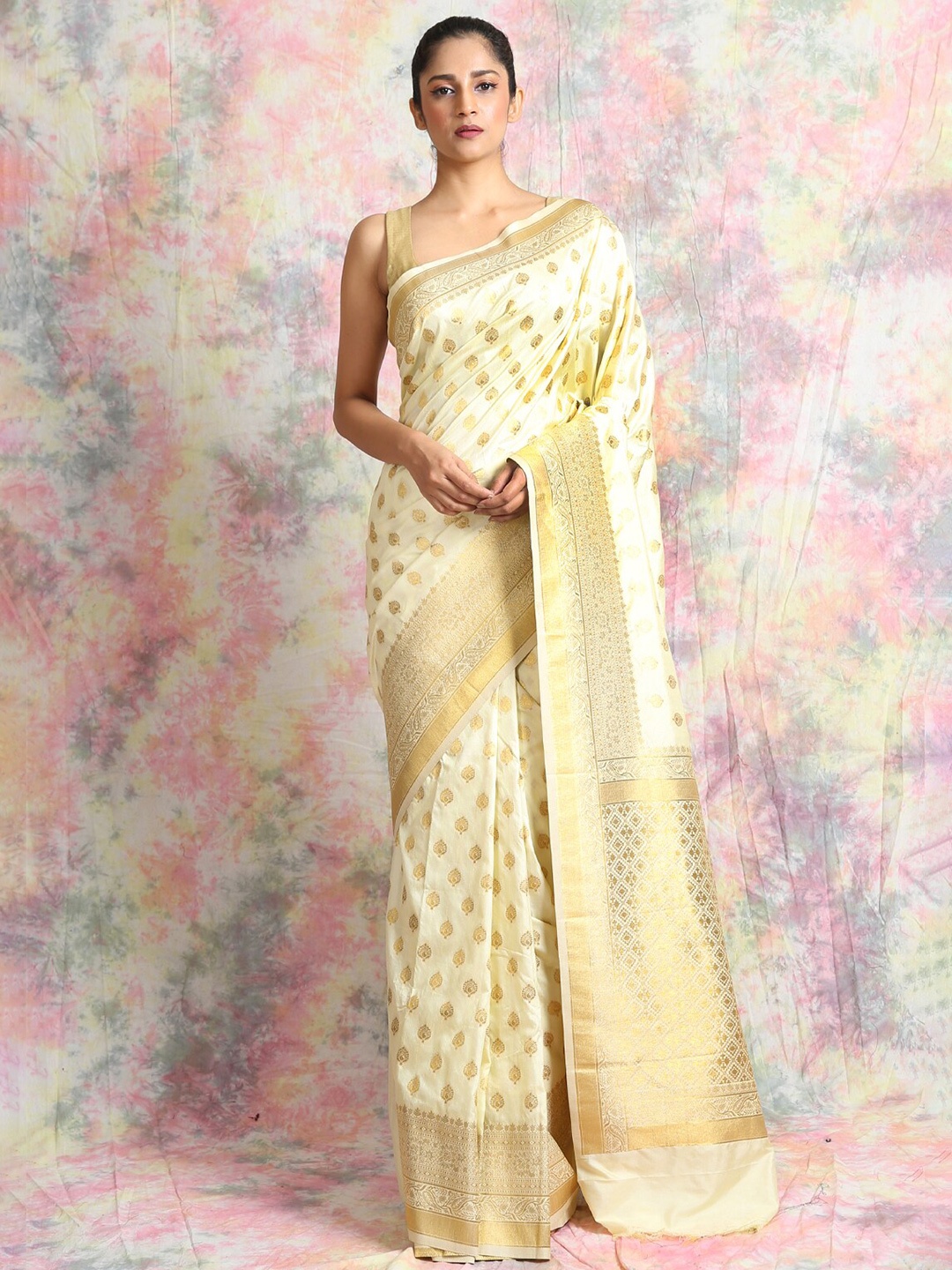 

Charukriti Off White & Gold-Toned Woven Design Zari Pure Cotton Saree