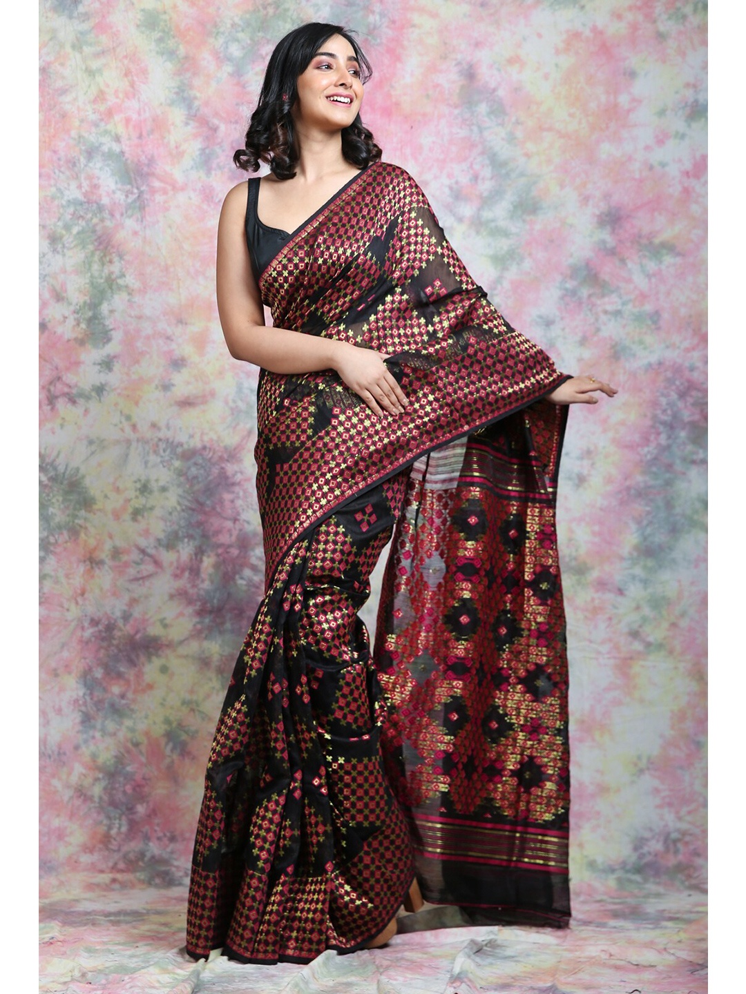

Charukriti Black & Fuchsia Ethnic Motifs Zari Silk Cotton Jamdani Saree