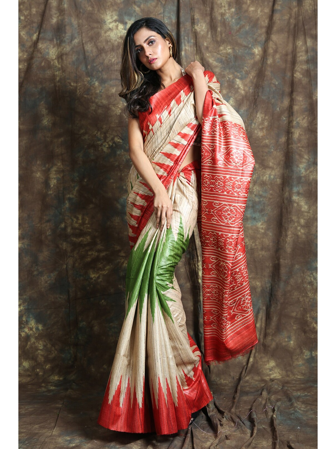 

Charukriti Beige & Red Pure Silk Saree