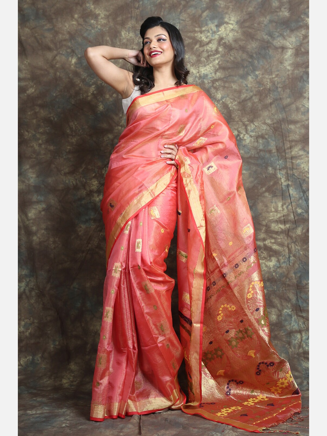 

Charukriti Peach-Coloured & Gold-Toned Ethnic Motifs Zari Tissue Saree