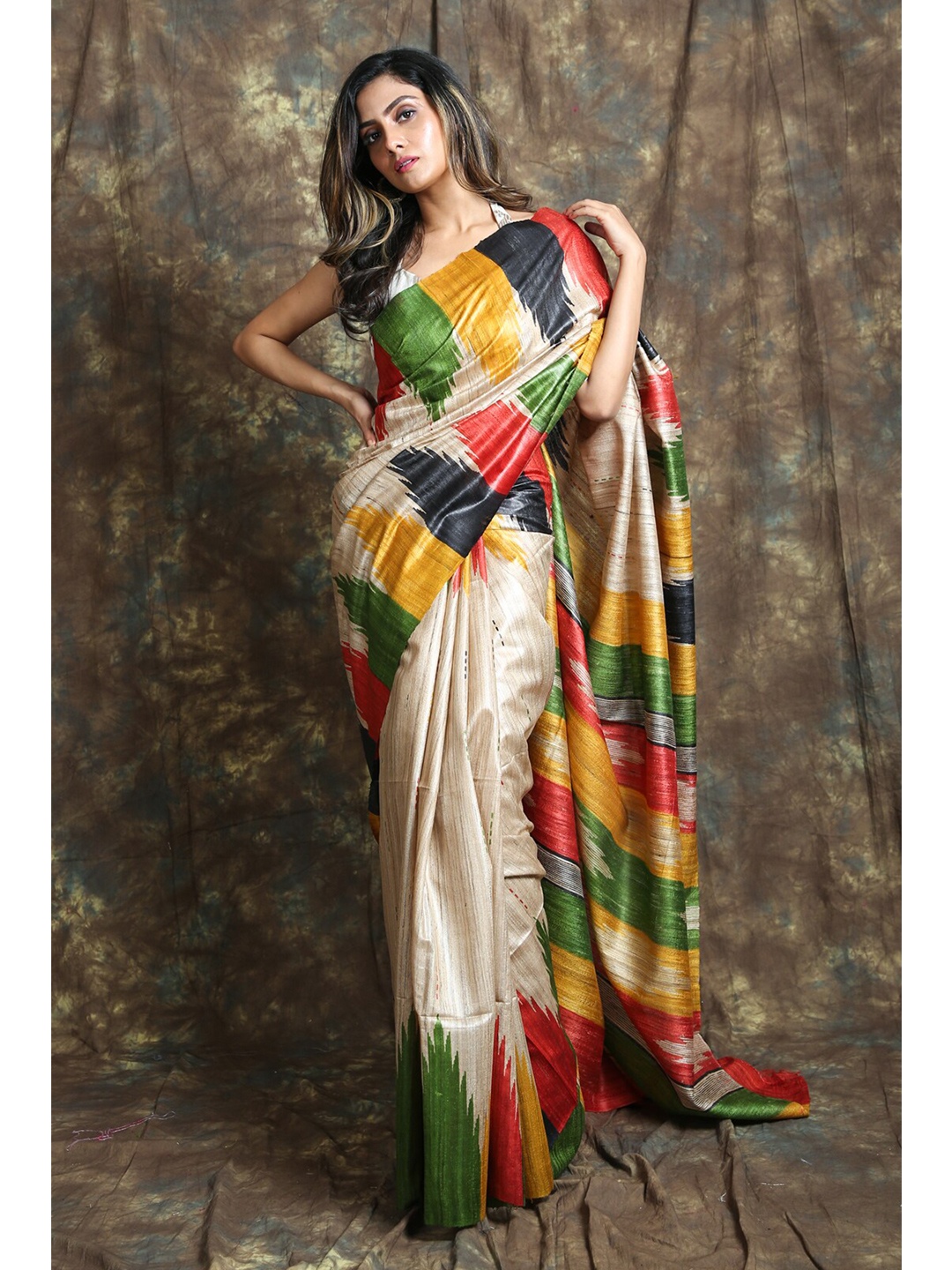 

Charukriti Cream-Coloured & Red Pure Silk Saree