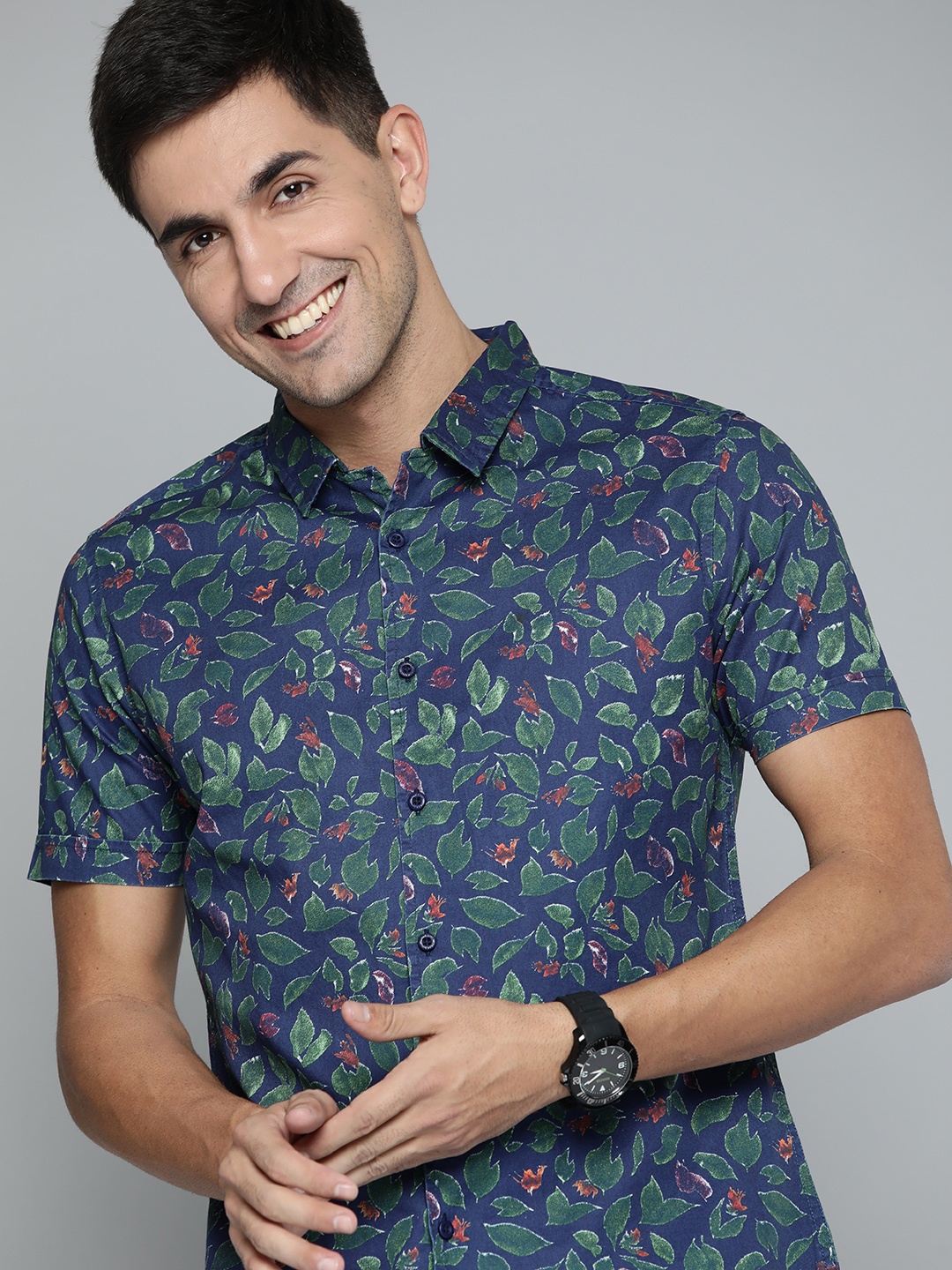 

HERE&NOW Men Pure Cotton Navy Blue Slim Fit Floral Printed Casual Shirt