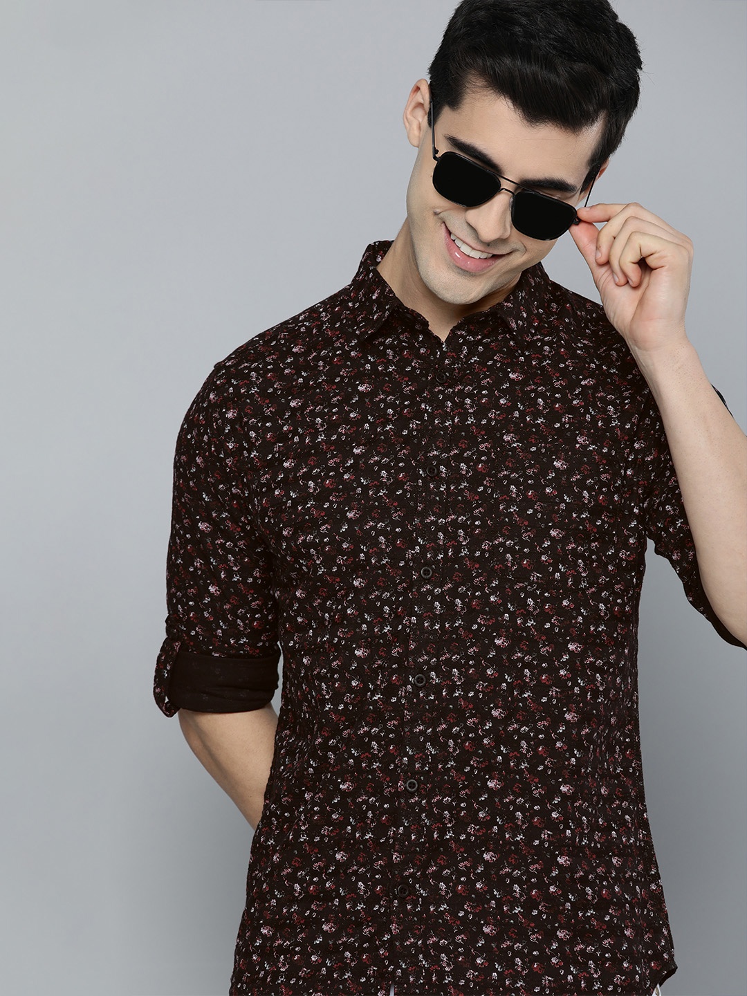 

HERE&NOW Men Black & Maroon Slim Fit Floral Printed Casual Pure Cotton Shirt