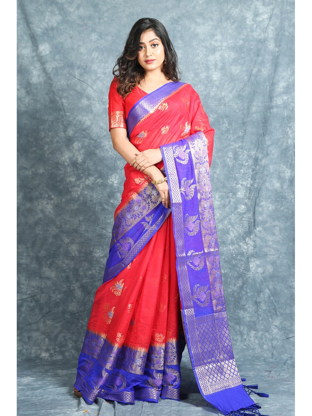 

Charukriti Red & Blue Ethnic Motifs Zari Pure Silk Saree