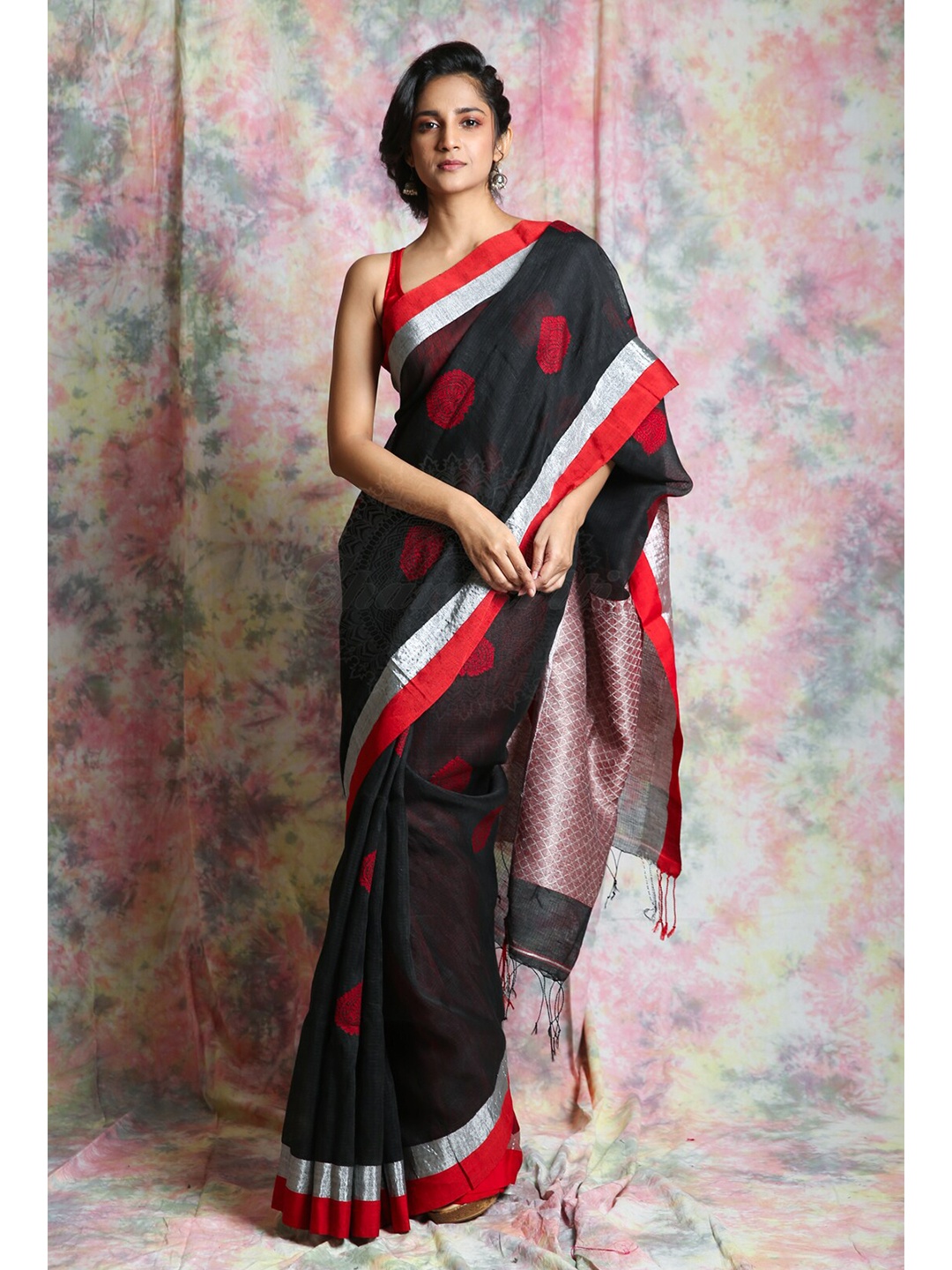 

Charukriti Black & Silver-Toned Woven Design Pure Linen Saree