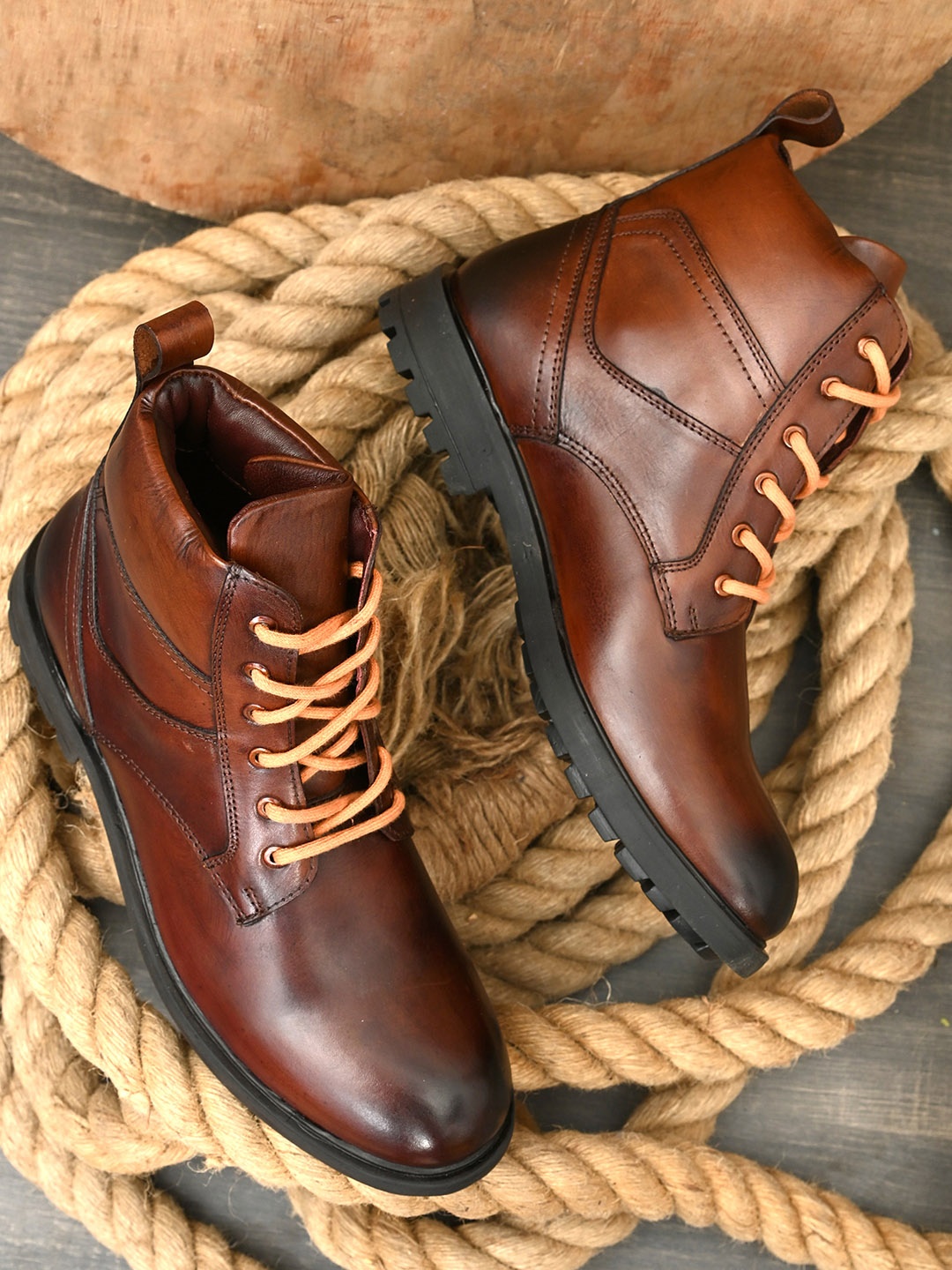 

Hirels Men Brown Textured Leather High-Top Flat Boots