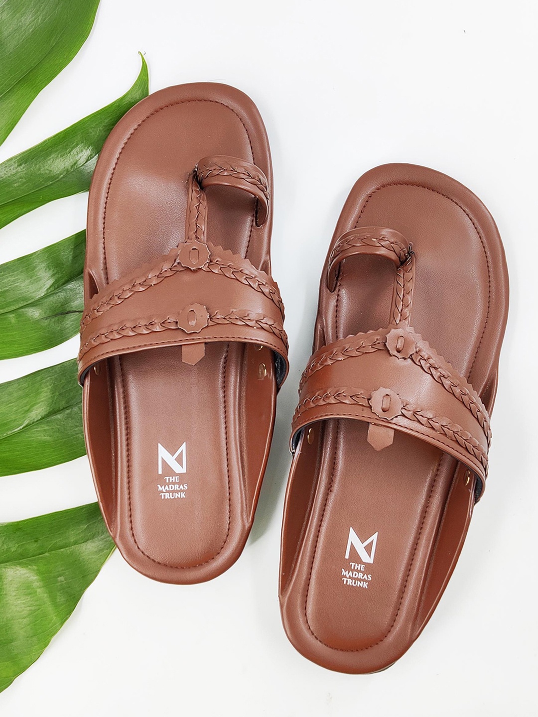 

THE MADRAS TRUNK Men Brown Kolhapuris Leather Self Design Comfort Sandals