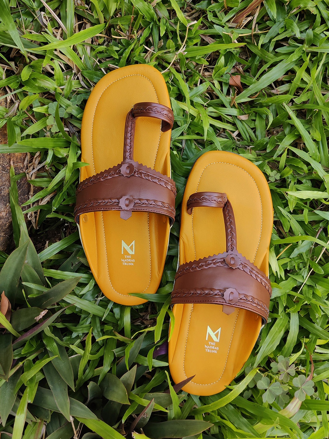 

THE MADRAS TRUNK Men Kolhapuri Sandal, Yellow