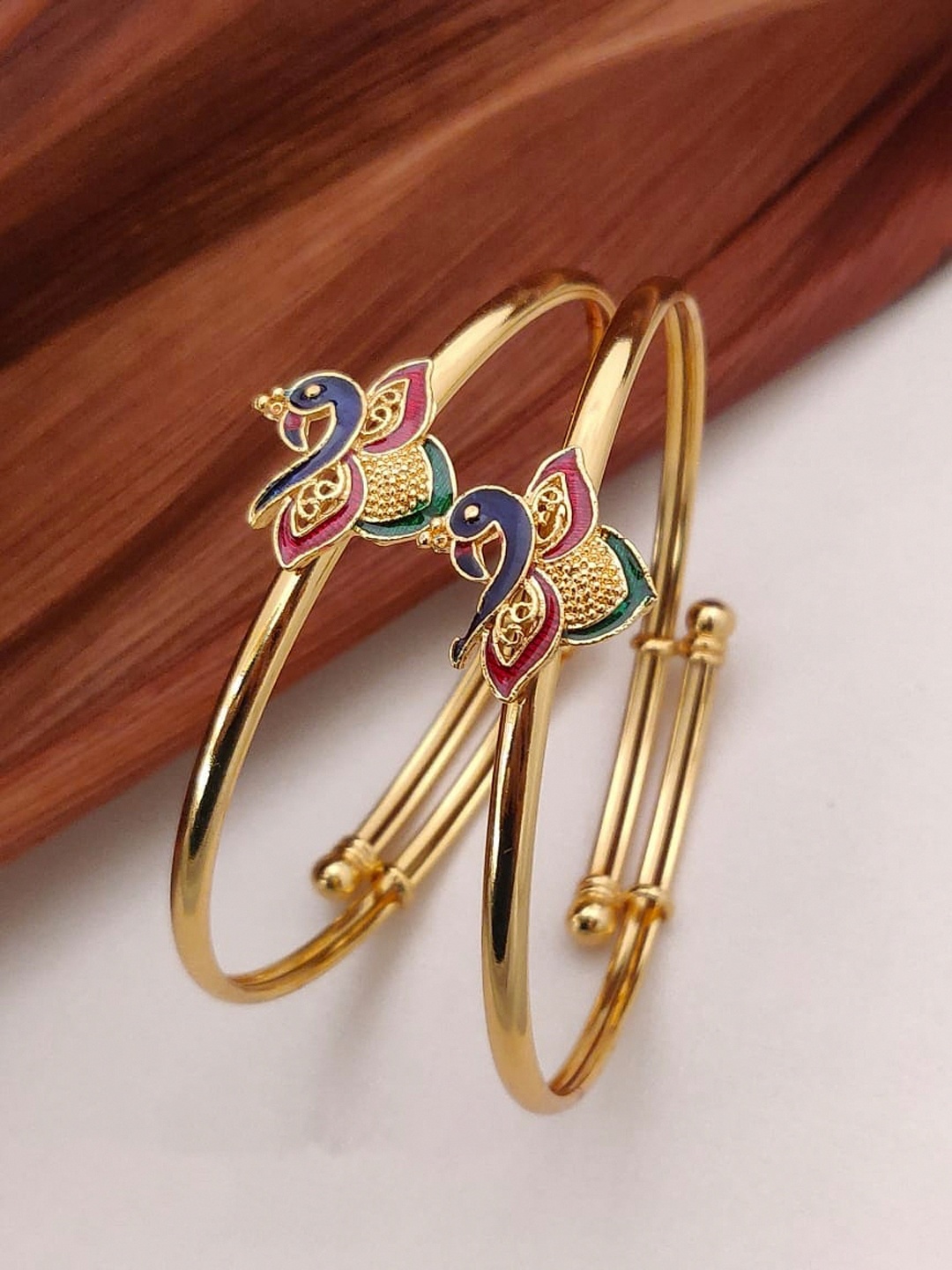 

Shining Diva Set Of 2 Gold-Plated Adjustable Bangle