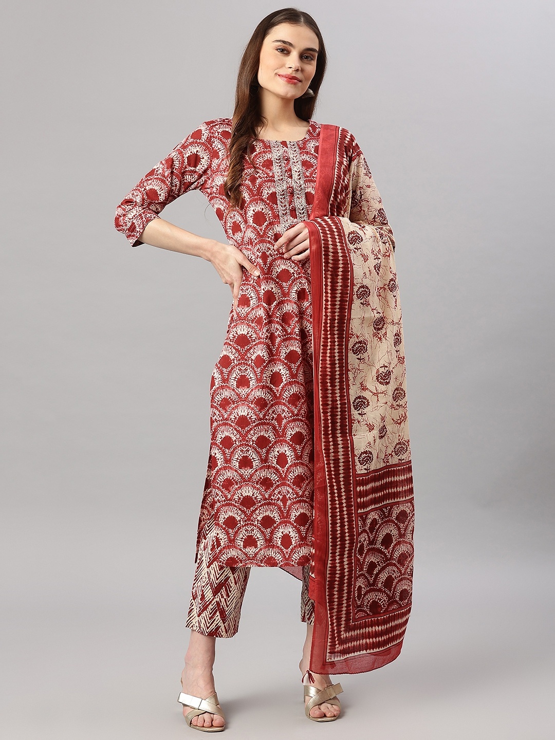 

Readiprint Fashions Women Maroon Floral Printed Sequined Pure Cotton Kurta Set