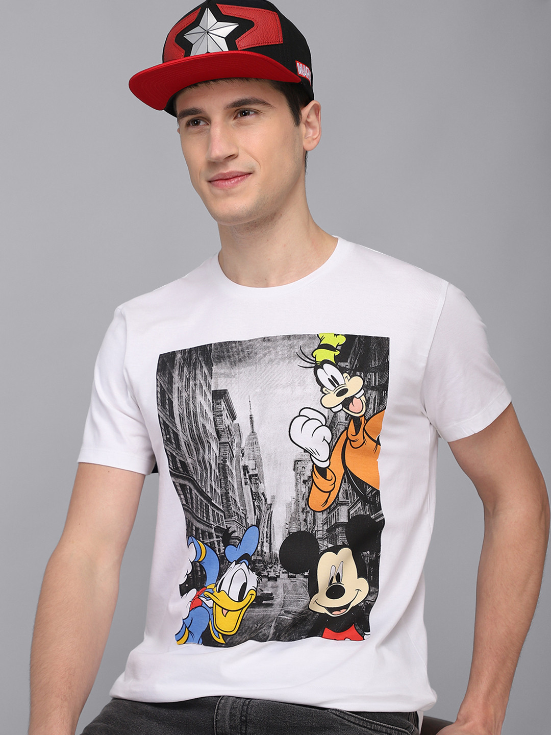 

Free Authority Men White Mickey & Friends Printed Pure Cotton T-shirt
