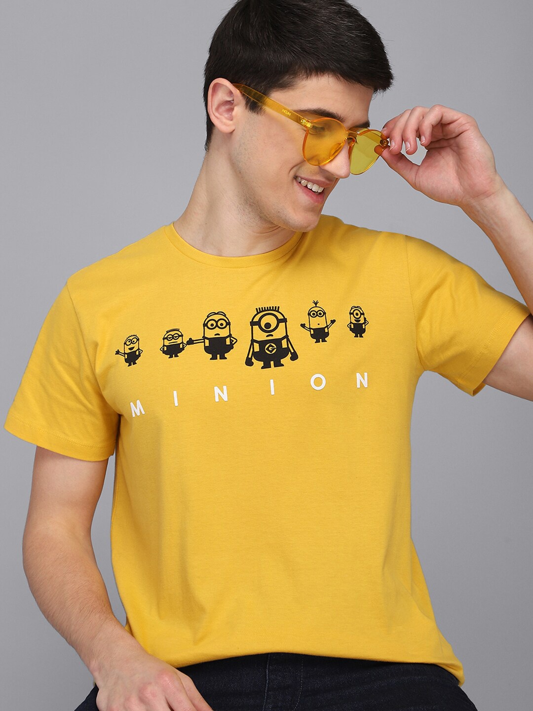 

Free Authority Men Yellow Minions Printed Applique T-shirt