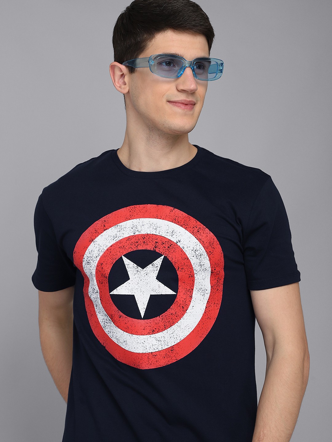 

Free Authority Men Navy Blue Avengers Printed T-shirt