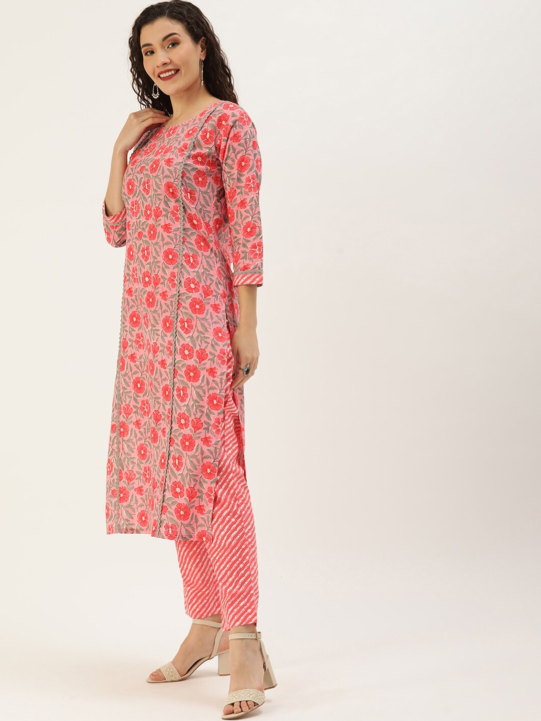 

Somras Women Pink Floral Printed Pure Cotton Kurta with Trousers & Dupatta